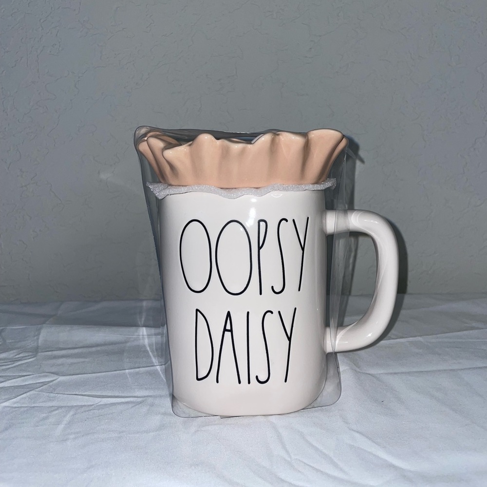 Rae Dunn OOPSY DAISY Mug with Flower Topper